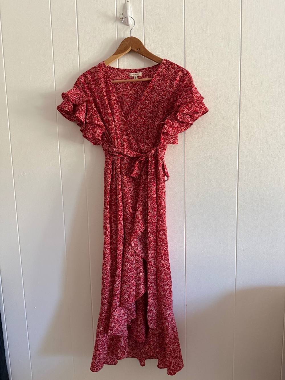 Max Studio High - Low Long Summer Floral Red Dress with Short Flowy Sleeves